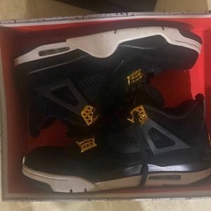 Air Jordan 4 royalty